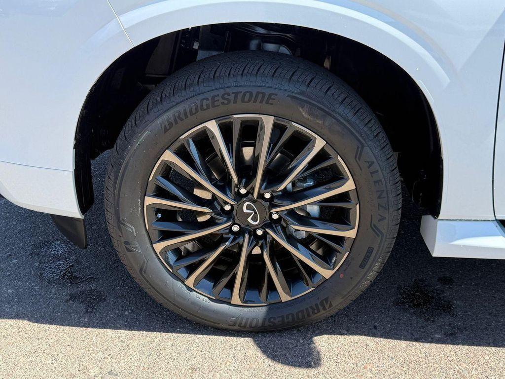 new 2026 INFINITI QX80 car, priced at $111,054
