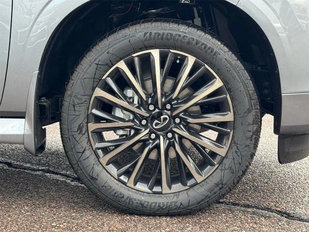 new 2026 INFINITI QX80 car, priced at $112,024