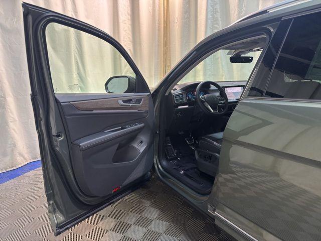 new 2026 Volkswagen Atlas car, priced at $52,687