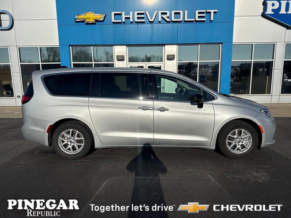 used 2024 Chrysler Pacifica car, priced at $27,905