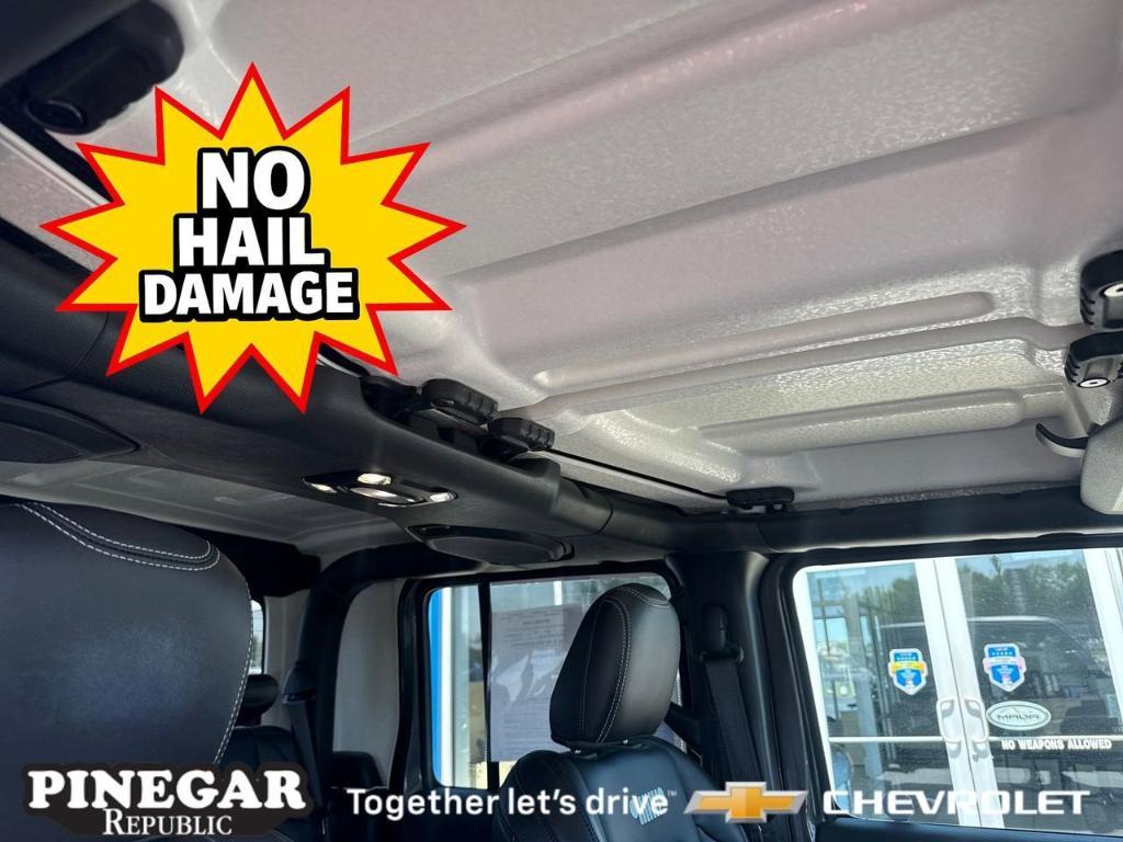 used 2022 Jeep Gladiator car, priced at $35,952