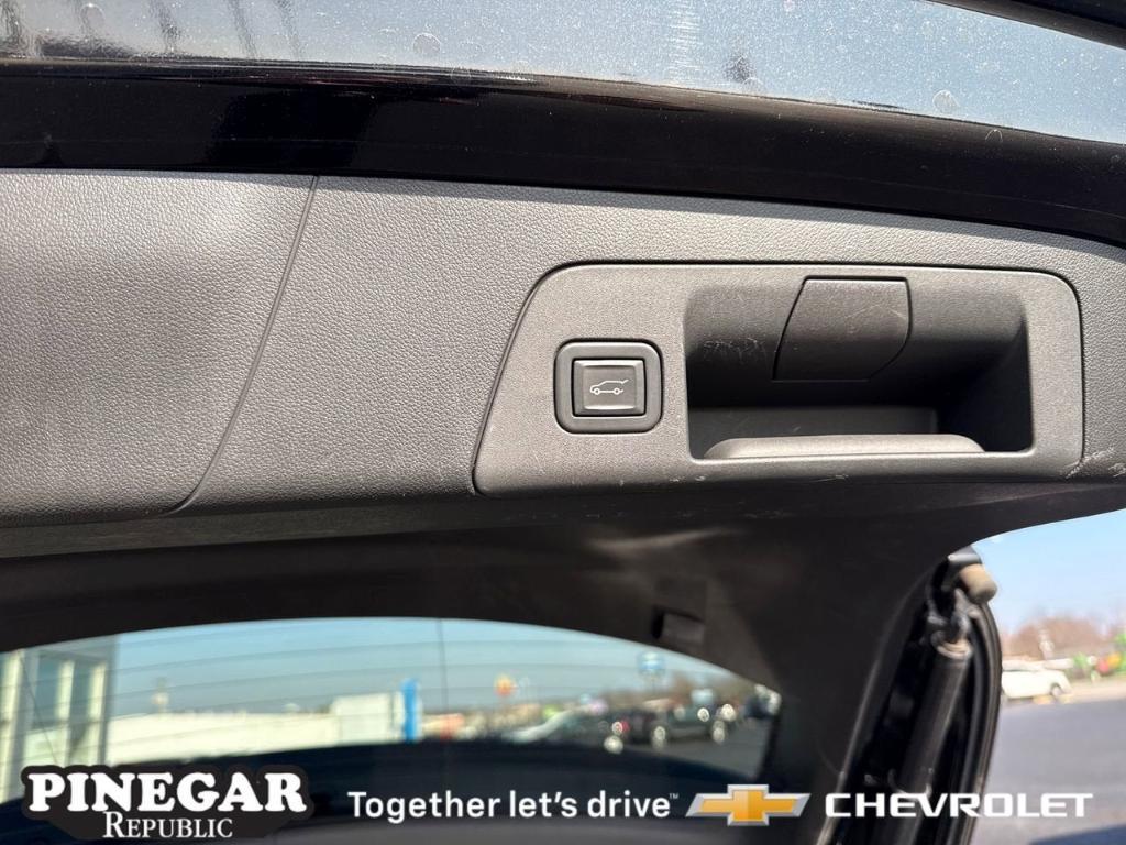 used 2022 Buick Envision car, priced at $22,939