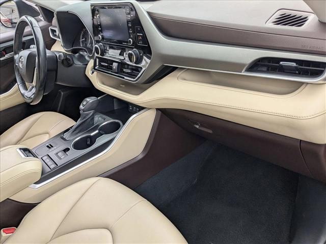 used 2022 Toyota Highlander car, priced at $30,673