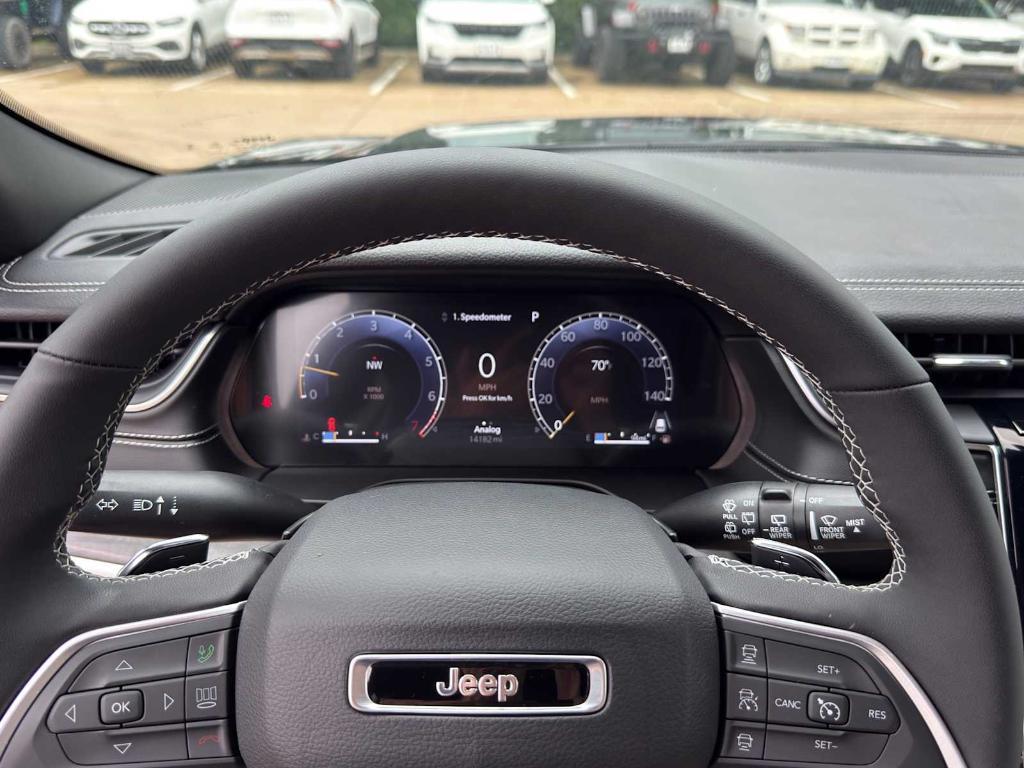 used 2024 Jeep Grand Cherokee car, priced at $35,998