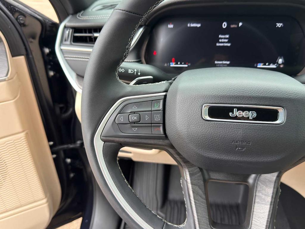 used 2024 Jeep Grand Cherokee car, priced at $35,998
