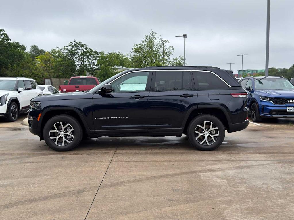 used 2024 Jeep Grand Cherokee car, priced at $35,998