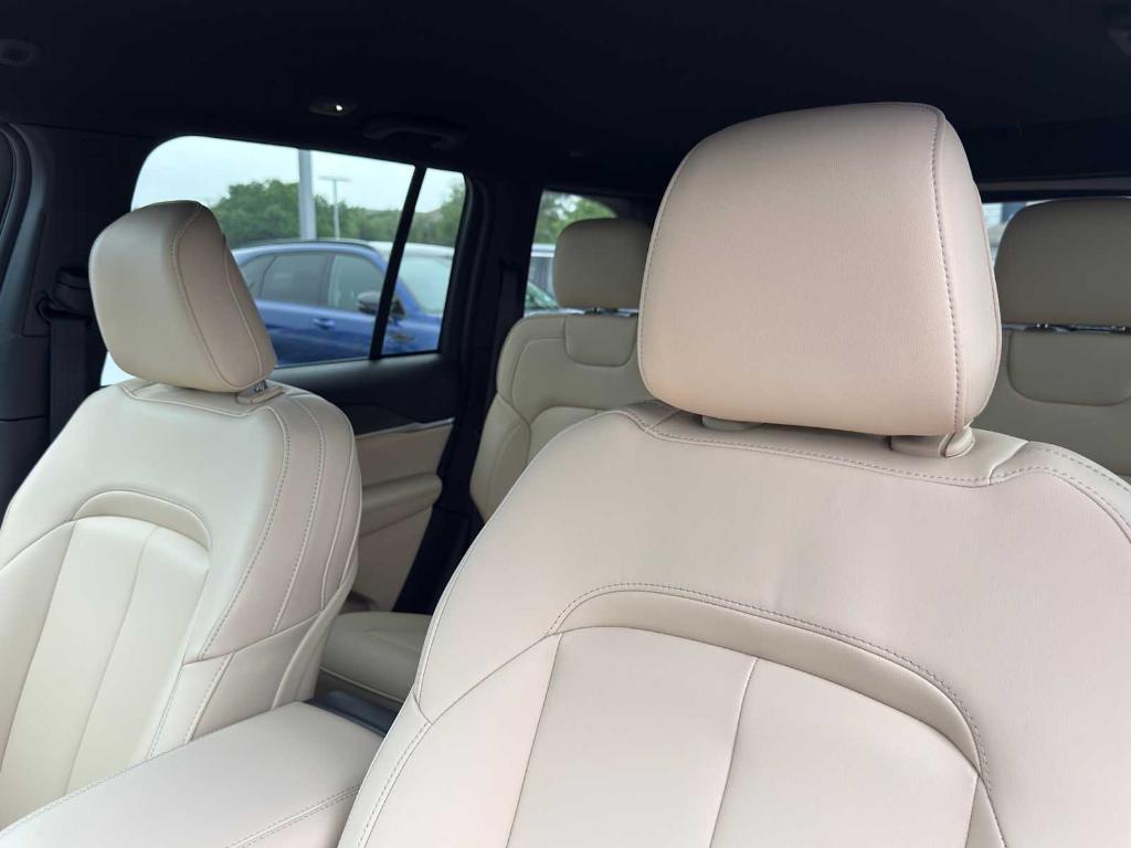 used 2024 Jeep Grand Cherokee car, priced at $35,998