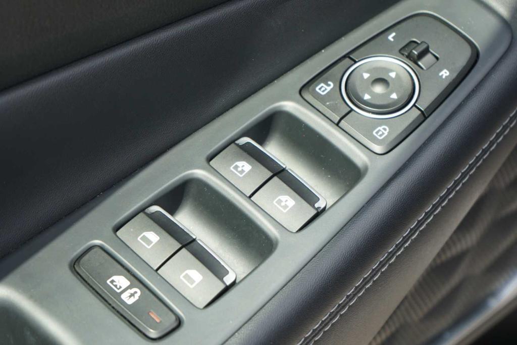used 2023 Hyundai Santa Fe car, priced at $21,618