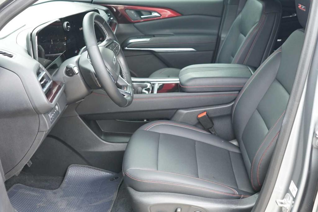 used 2024 Chevrolet Traverse car, priced at $42,218