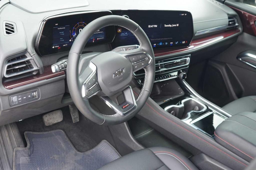 used 2024 Chevrolet Traverse car, priced at $42,218