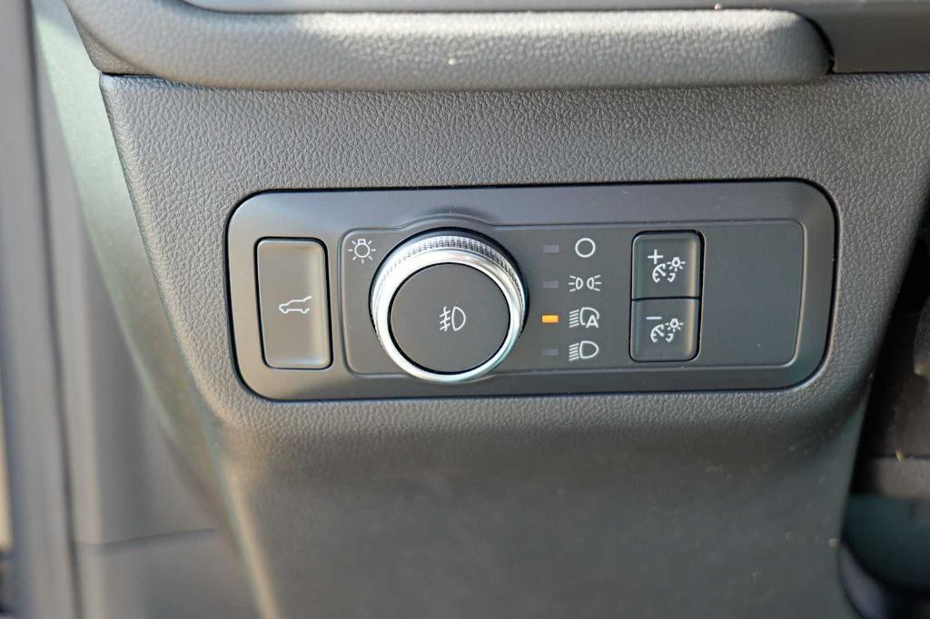 used 2020 Ford Escape car, priced at $13,498