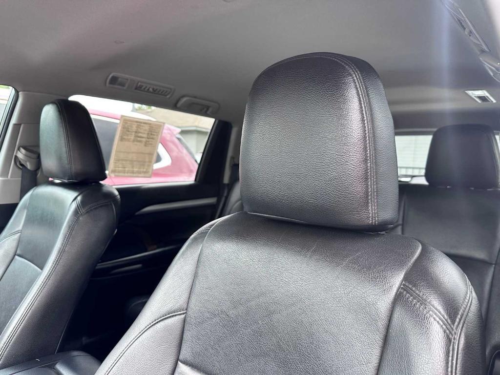 used 2015 Toyota Highlander car, priced at $12,298