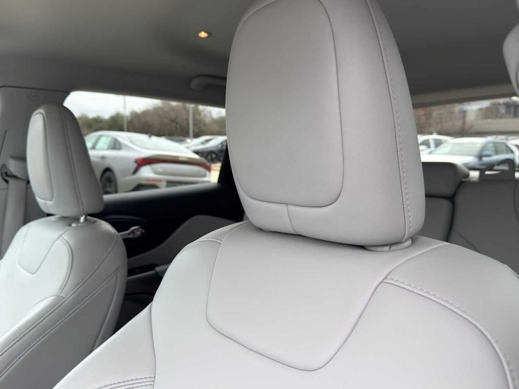 used 2021 Jeep Cherokee car, priced at $18,198