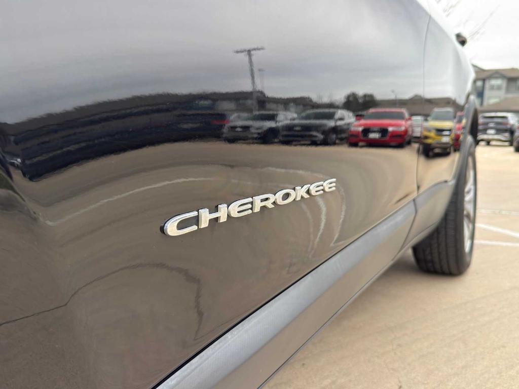 used 2021 Jeep Cherokee car, priced at $18,198
