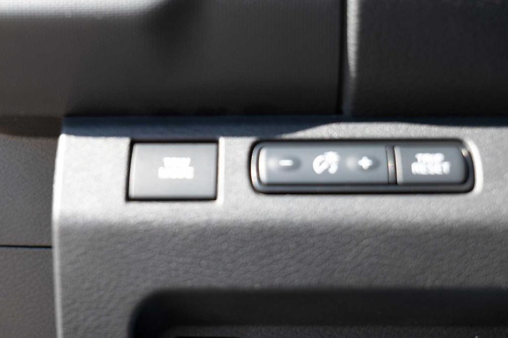 used 2022 Nissan Frontier car, priced at $23,098