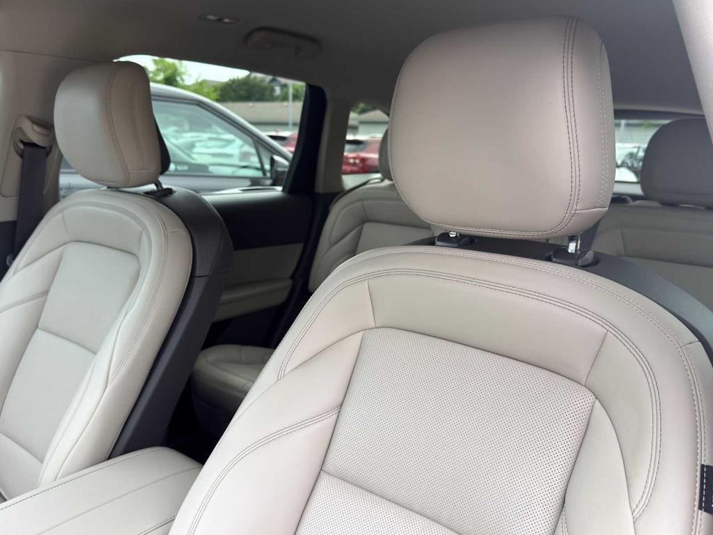 used 2025 Lincoln Nautilus car, priced at $53,418
