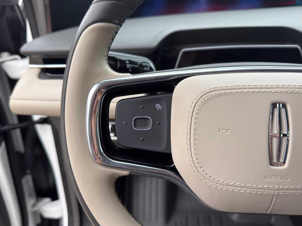 used 2025 Lincoln Nautilus car, priced at $53,418