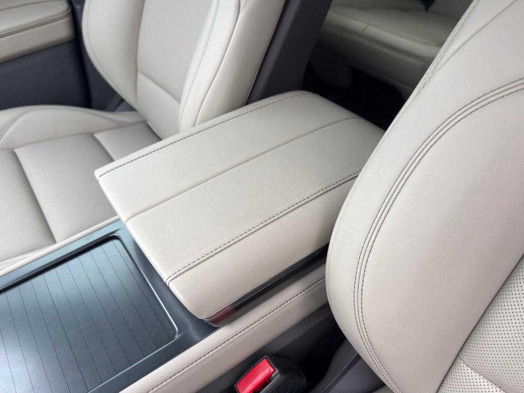 used 2025 Lincoln Nautilus car, priced at $53,418