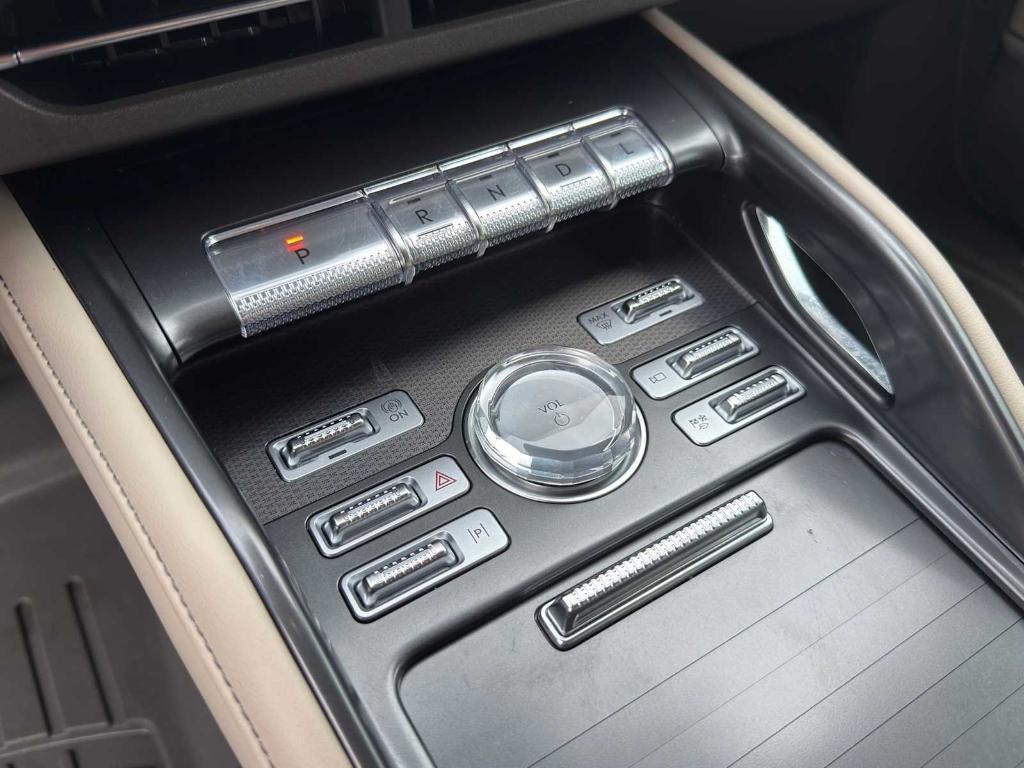 used 2025 Lincoln Nautilus car, priced at $53,418