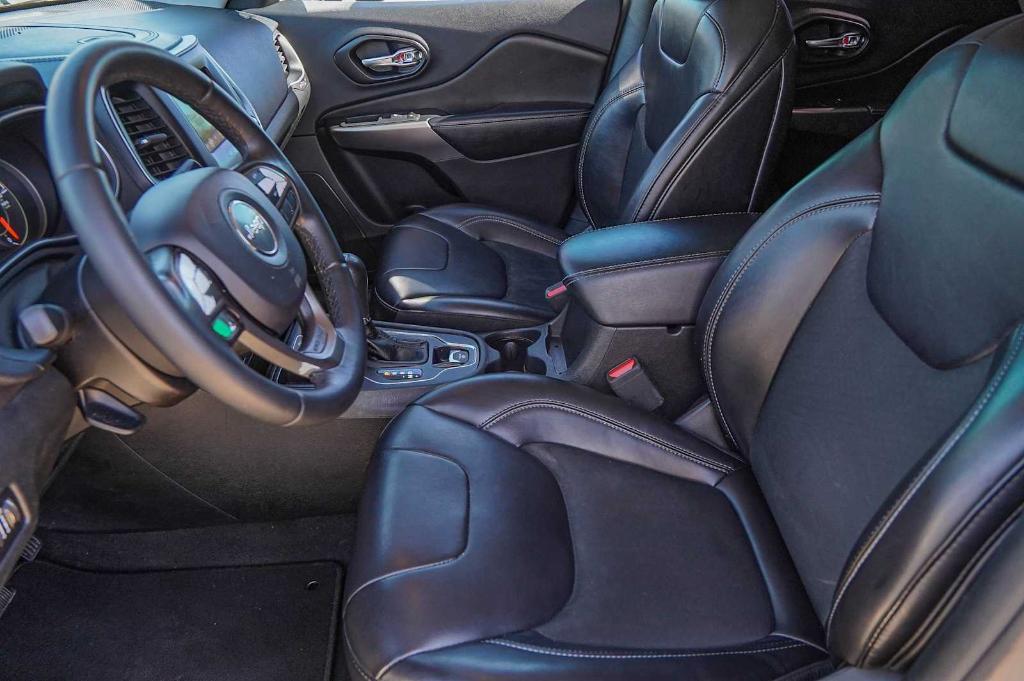 used 2019 Jeep Cherokee car, priced at $9,998