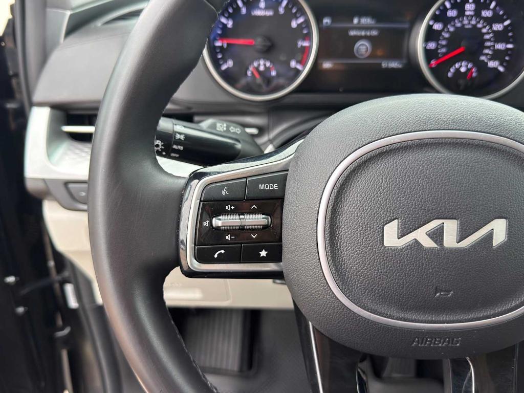 used 2023 Kia Carnival car, priced at $27,318