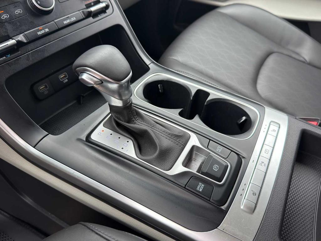 used 2023 Kia Carnival car, priced at $27,318