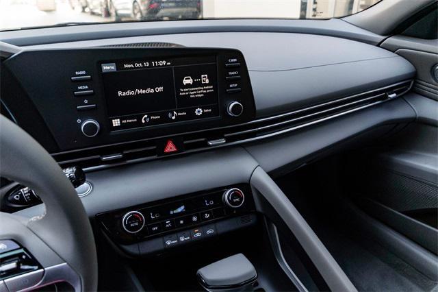 new 2025 Hyundai Elantra car, priced at $24,284