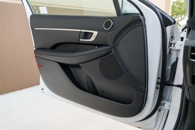 new 2025 Hyundai Sonata Hybrid car, priced at $29,988