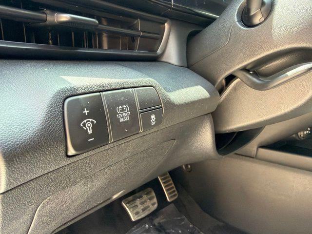 new 2025 Hyundai ELANTRA HEV car, priced at $29,346