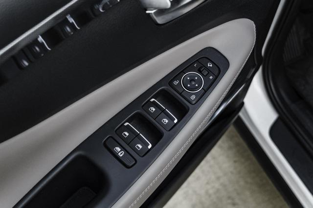 used 2023 Hyundai Santa Fe car, priced at $25,980