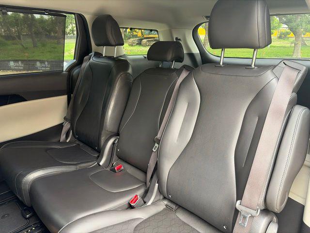 used 2022 Kia Carnival car, priced at $23,904