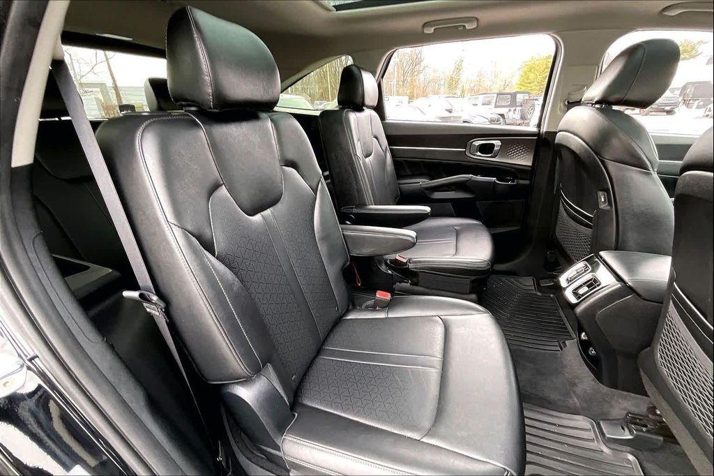 used 2022 Kia Sorento car, priced at $19,759