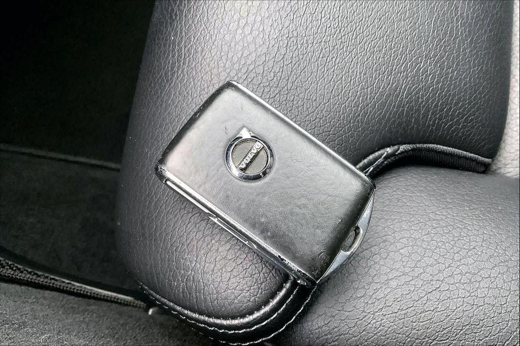 used 2018 Volvo XC60 car, priced at $17,811