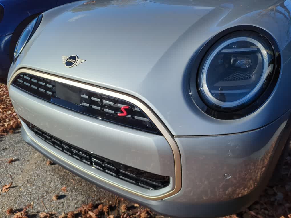 used 2025 MINI Hardtop car, priced at $32,911
