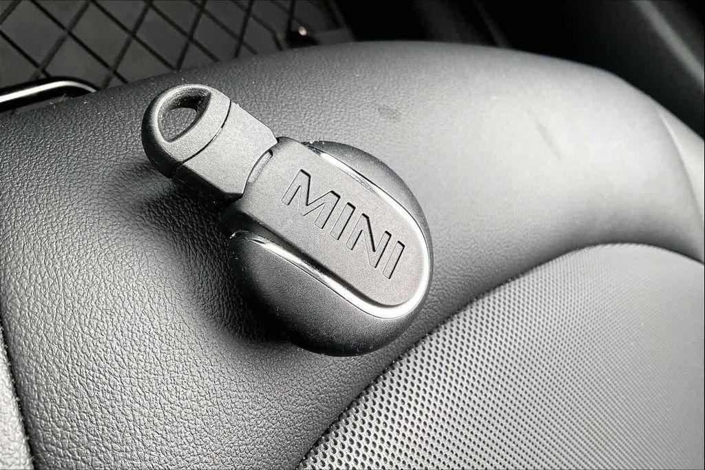 used 2023 MINI Hardtop car, priced at $21,900