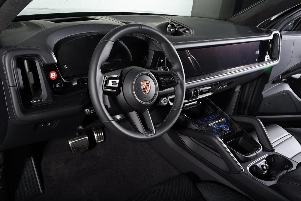 new 2025 Porsche Cayenne car, priced at $152,675
