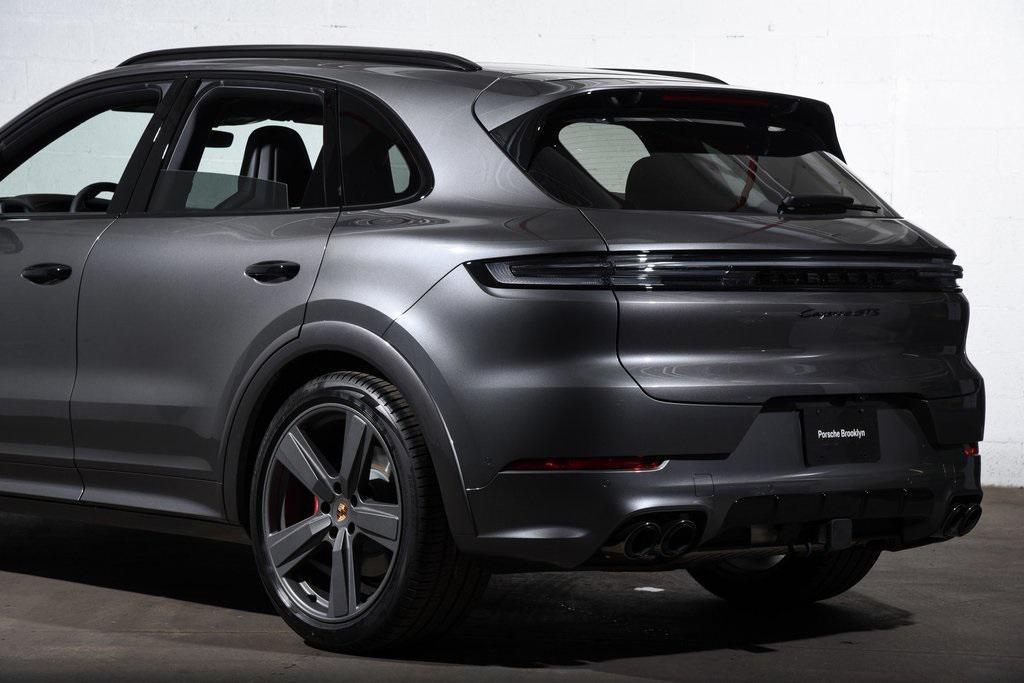 new 2025 Porsche Cayenne car, priced at $152,675