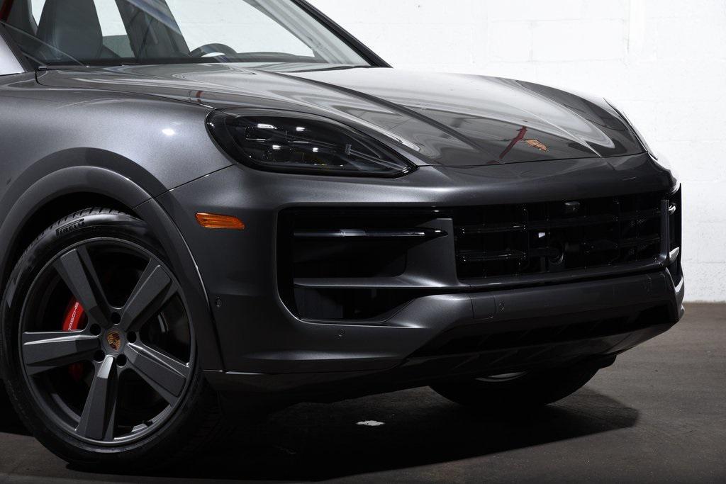 new 2025 Porsche Cayenne car, priced at $152,675