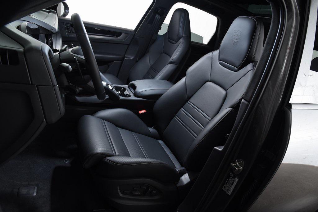 new 2025 Porsche Cayenne car, priced at $152,675