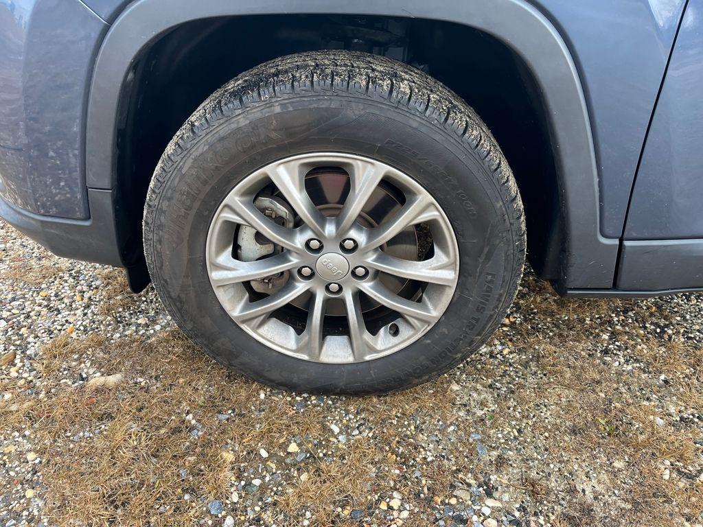 used 2021 Jeep Cherokee car, priced at $19,699