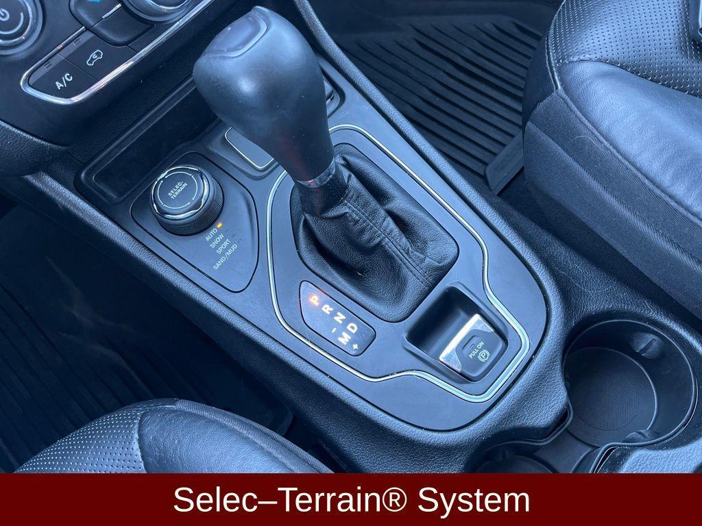 used 2021 Jeep Cherokee car, priced at $18,199