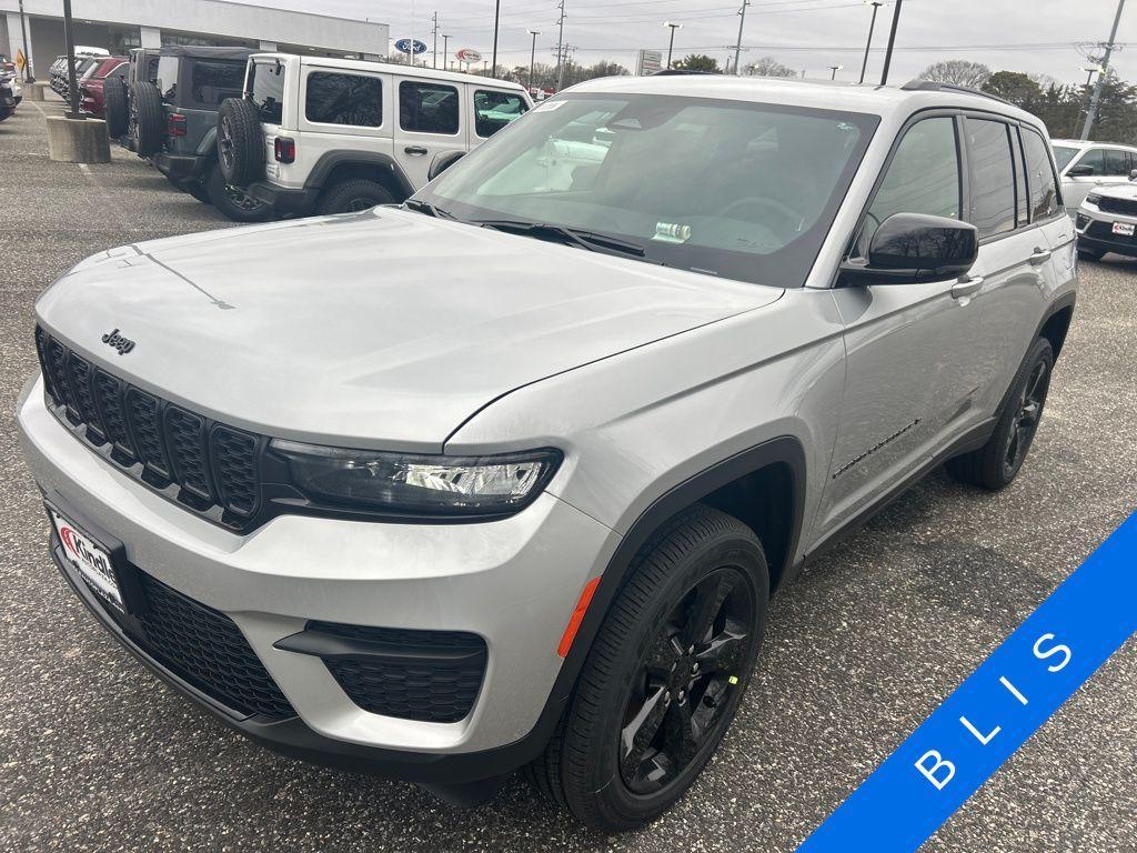 new 2025 Jeep Grand Cherokee car, priced at $44,553