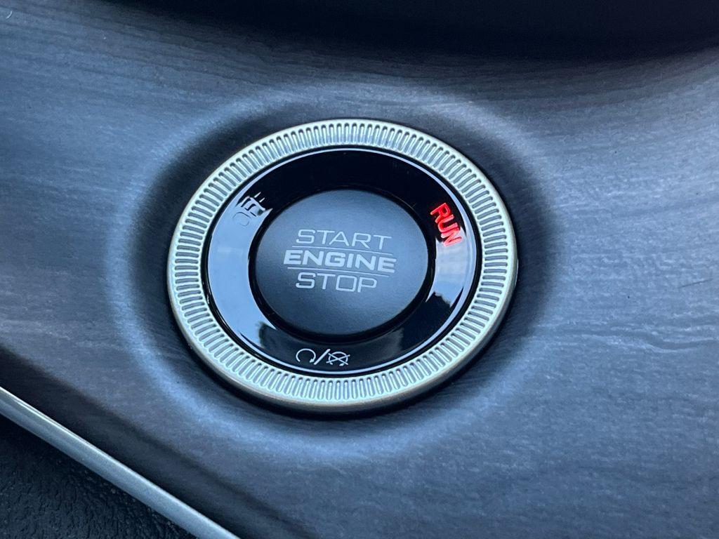 new 2025 Jeep Grand Cherokee car, priced at $47,391