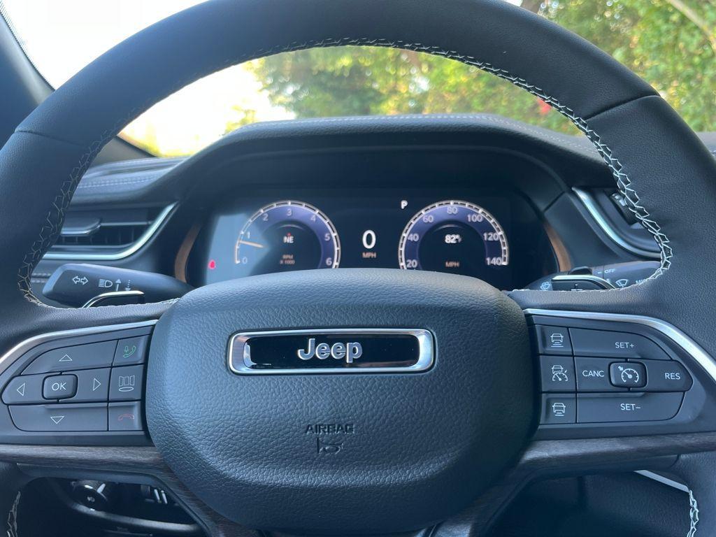 new 2025 Jeep Grand Cherokee car, priced at $47,391