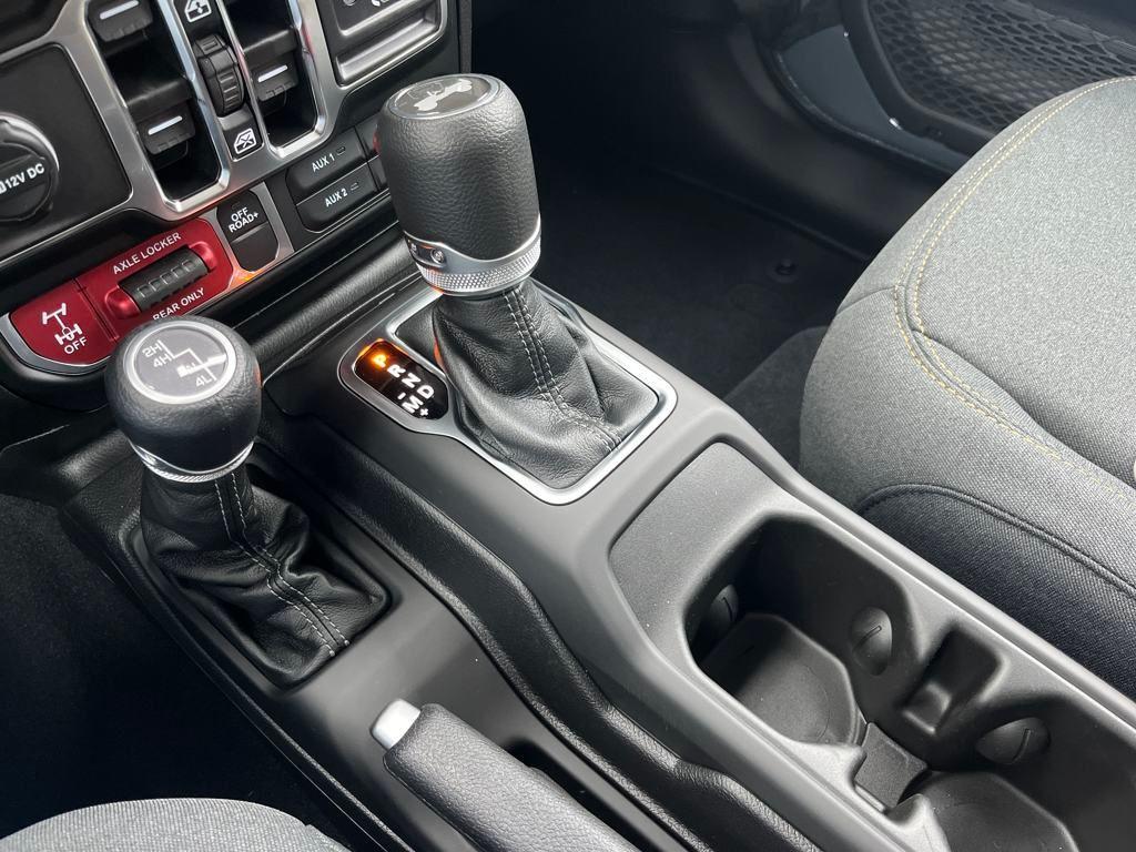 new 2025 Jeep Wrangler car, priced at $46,996