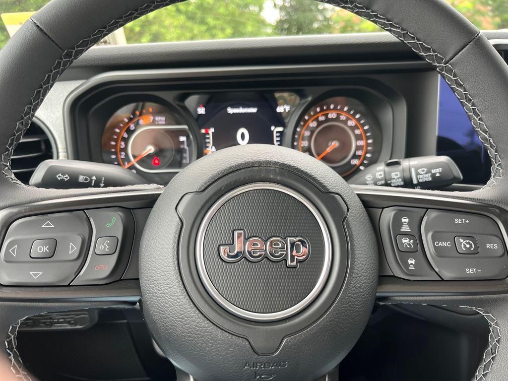 new 2025 Jeep Wrangler car, priced at $46,996