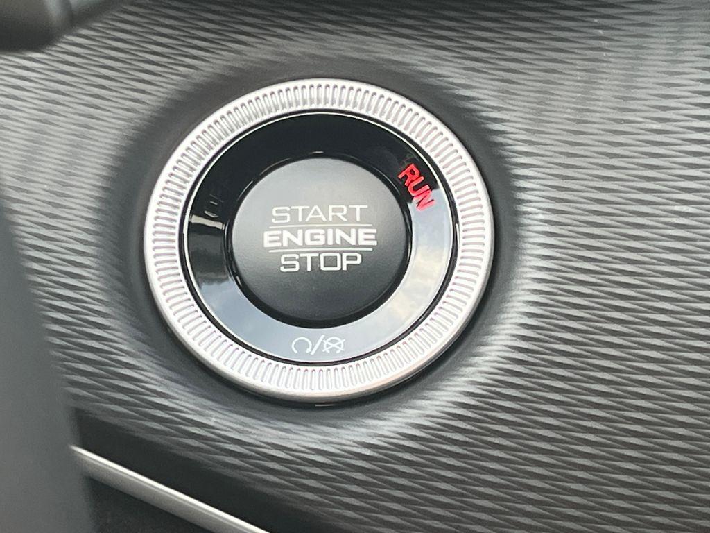 new 2025 Jeep Grand Cherokee car, priced at $41,042