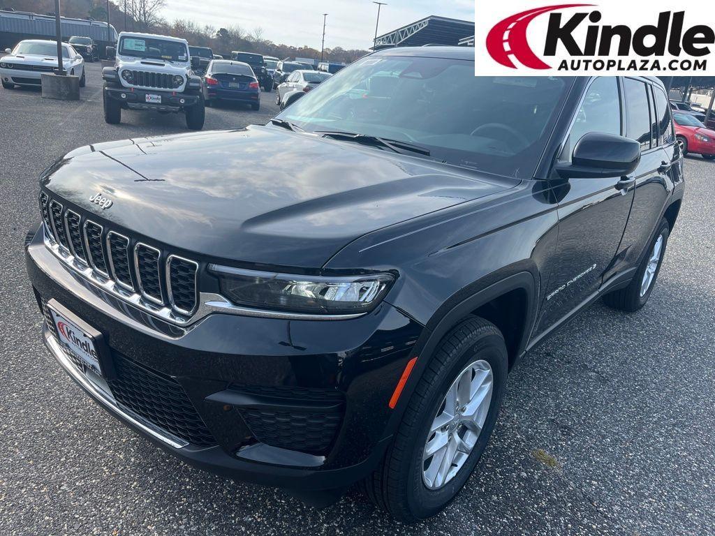 new 2025 Jeep Grand Cherokee car, priced at $41,042
