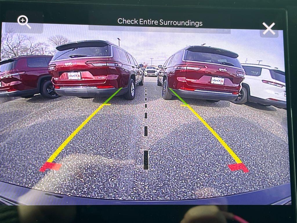 new 2025 Jeep Grand Cherokee car, priced at $41,042