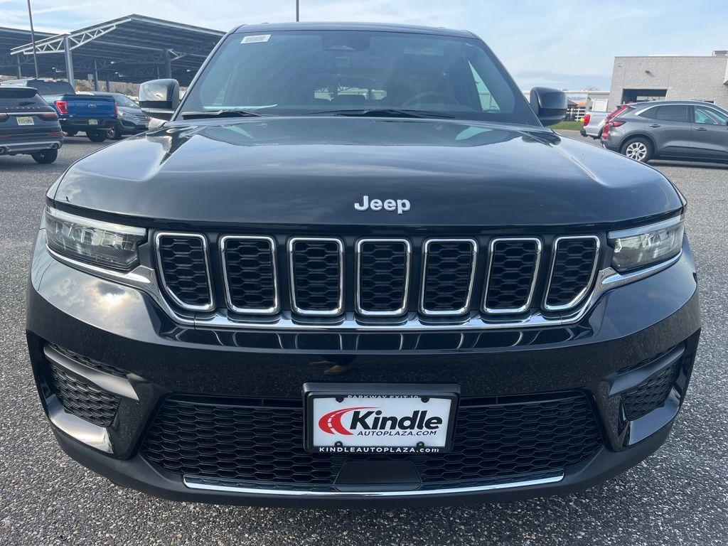 new 2025 Jeep Grand Cherokee car, priced at $39,042
